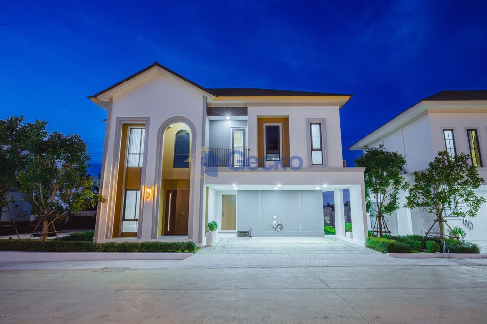 4 Bedrooms House in The Palm Grandio's  East Pattaya H011862 (Photo 1)