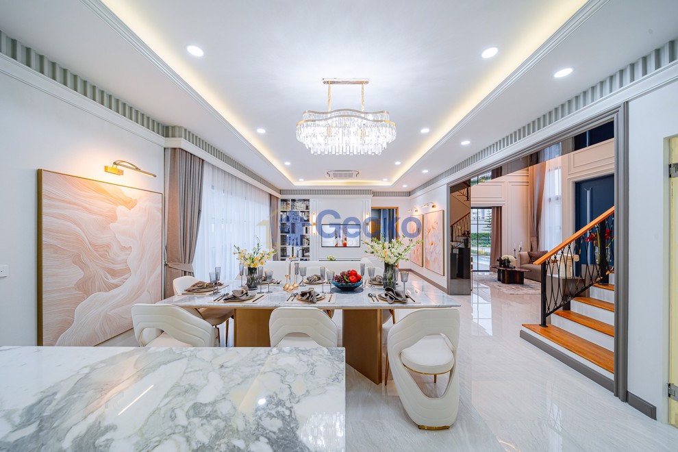 4 Bedrooms House in The Palm Grandio's  East Pattaya H011861 (Photo 3)