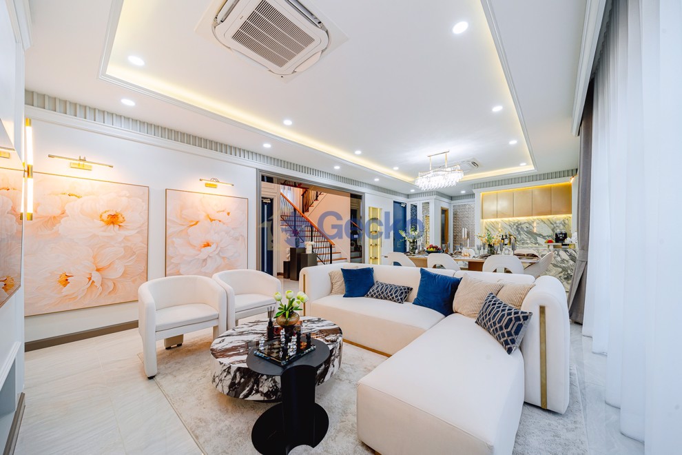 4 Bedrooms House in The Palm Grandio's  East Pattaya H011861 (Photo 1)