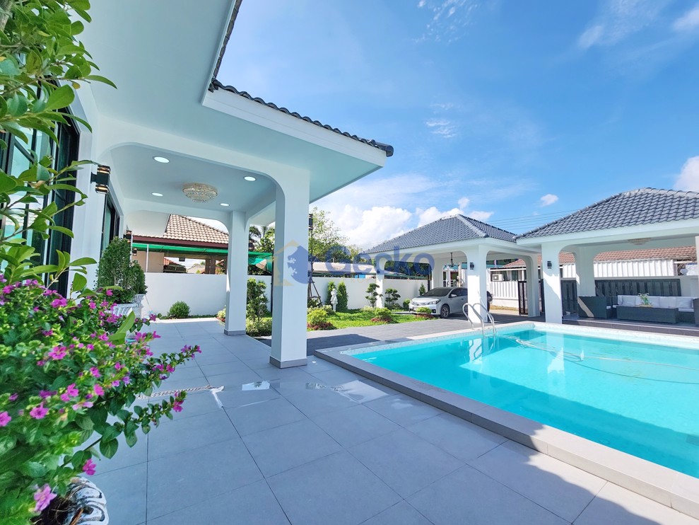 3 Bedrooms House  East Pattaya H012832 (Photo 2)