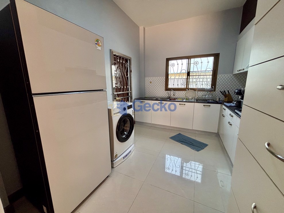 3 ห้องนอน บ้าน in Ponthep Garden Ville 8  พัทยาตะวันออก H012834 (Photo 3)