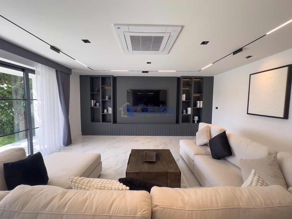 4 Bedrooms House in Highgrove Villas Maprachan Lake  East Pattaya H012836 (Photo 2)
