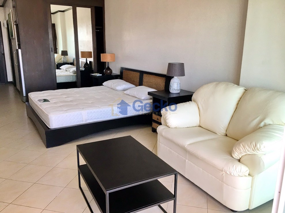 Studio Condo in View Talay 6 Central Pattaya C012842 (Photo 2)