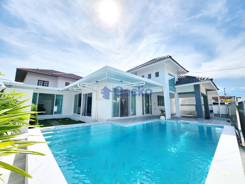 3 Bedrooms House in Park Village  East Pattaya H012837 (Cover Photo)