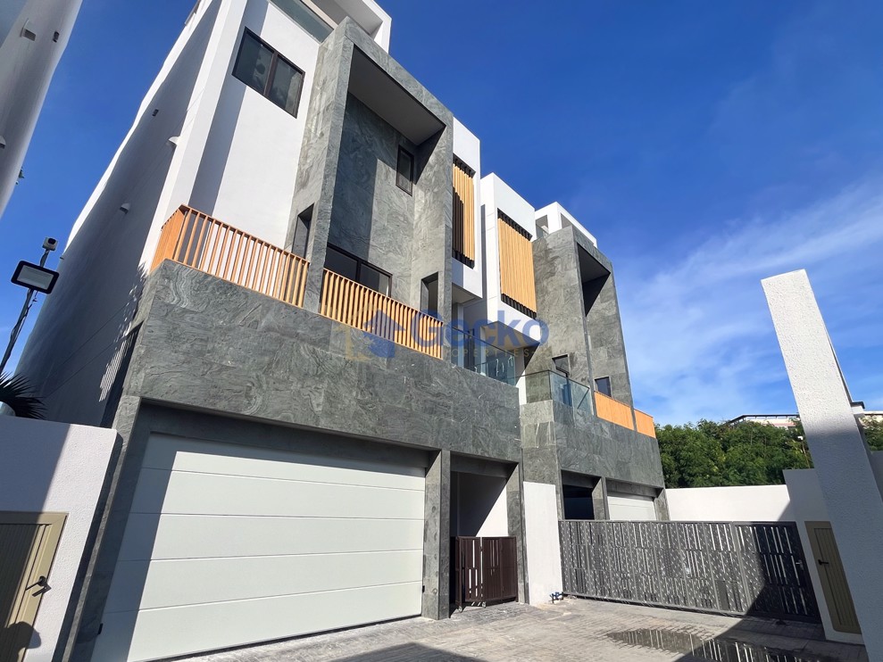 4 ห้องนอน บ้าน in Tree Villa   นาจอมเทียน H012849 (Photo 2)