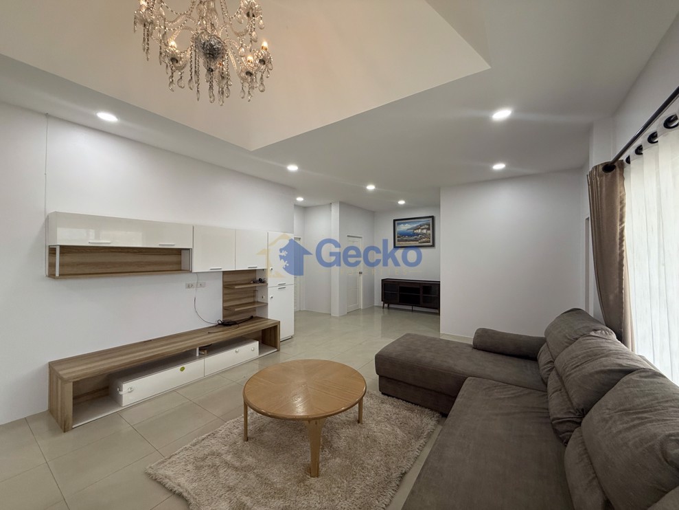 3 Bedrooms House in SP Village 5  East Pattaya H012621 (Photo 4)