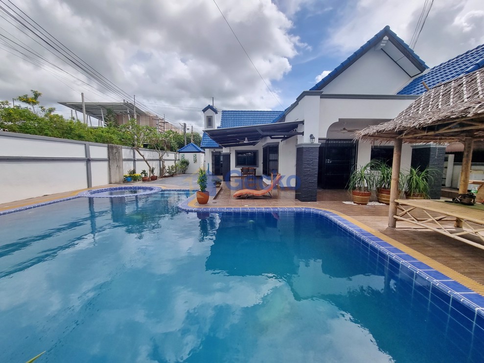 3 Bedrooms House in Natheekarn Park View  East Pattaya H012491 (Photo 1)