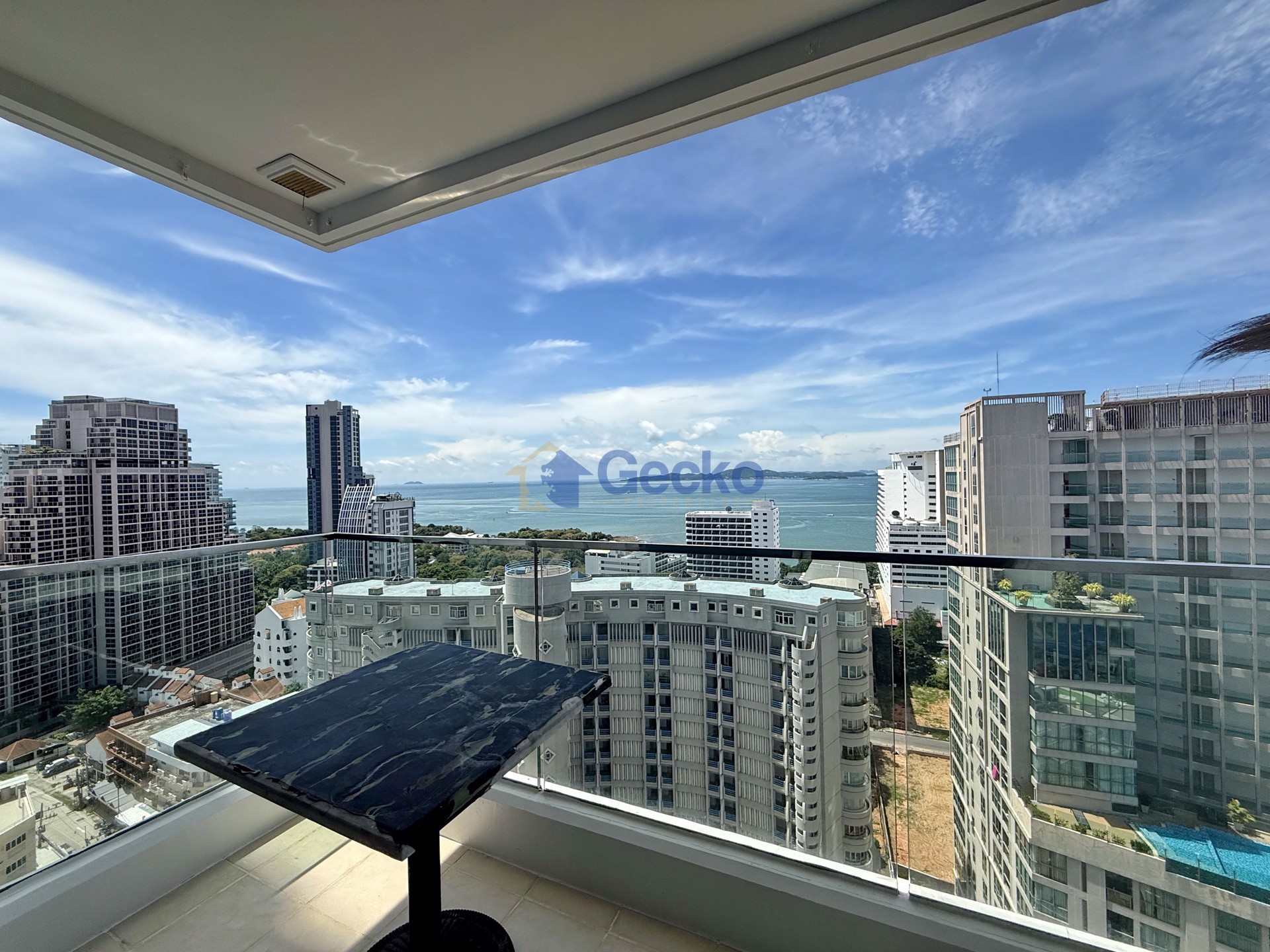 1 Bedroom Condo in The Cliff Pratumnak C002468