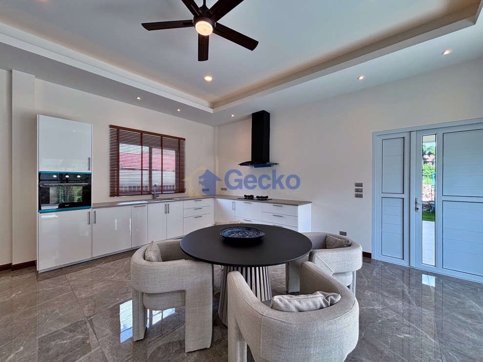 3 ห้องนอน บ้าน  พัทยาตะวันออก H012869 (Photo 4)