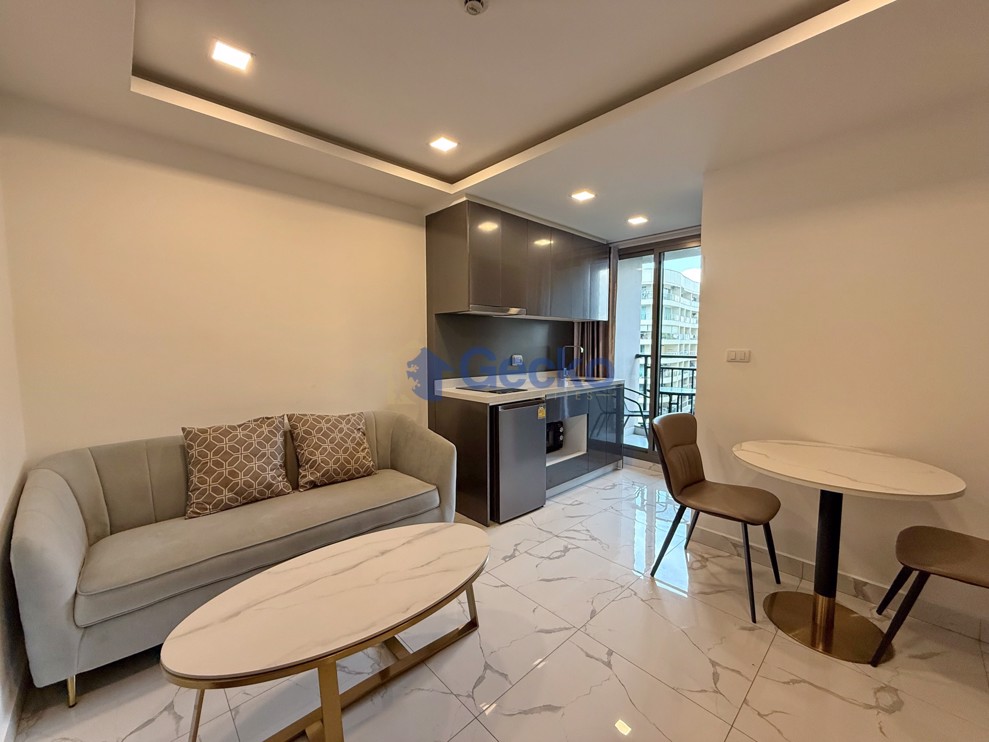 1 Bedroom Condo in Arcadia Center Suites South Pattaya C012870 (Photo 2)