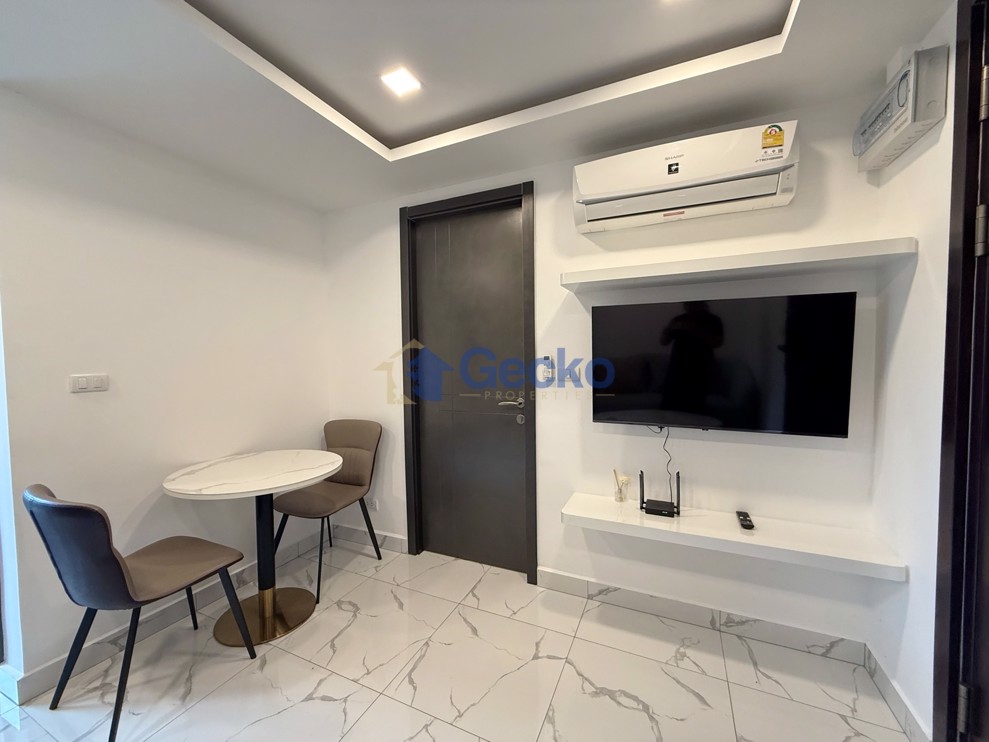 1 Bedroom Condo in Arcadia Center Suites South Pattaya C012870 (Photo 3)