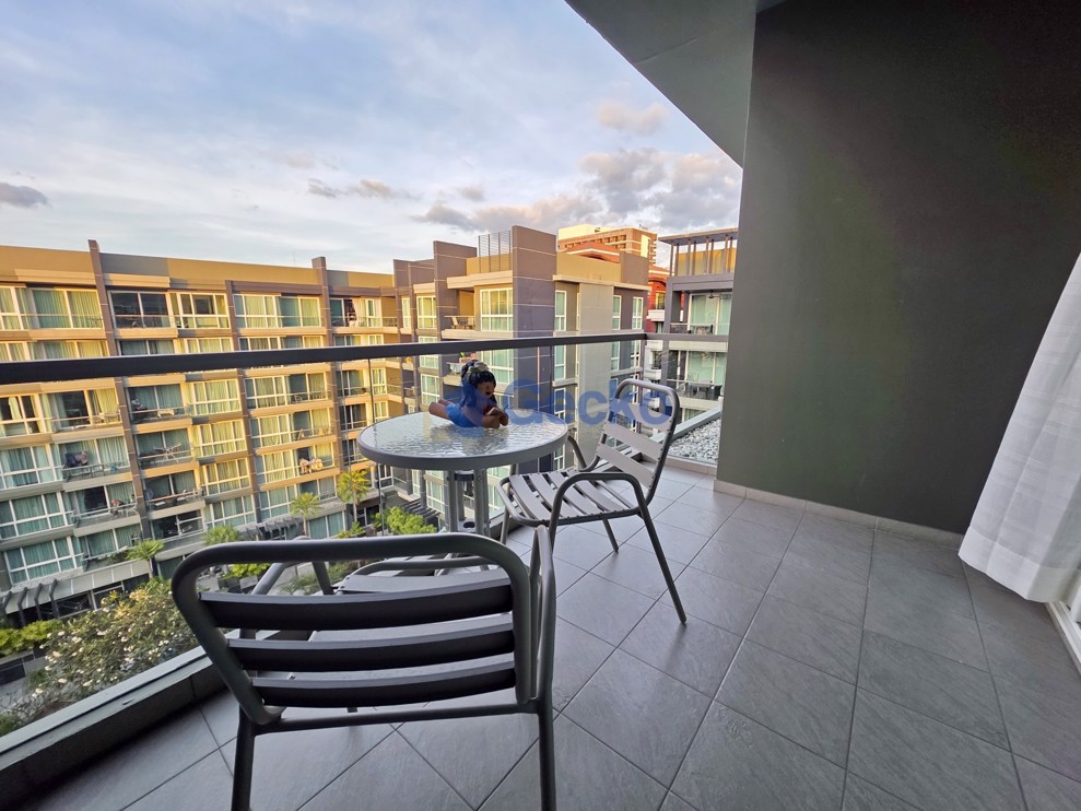 1 Bedroom Condo in Apus Condominium Central Pattaya C012884 (Photo 1)