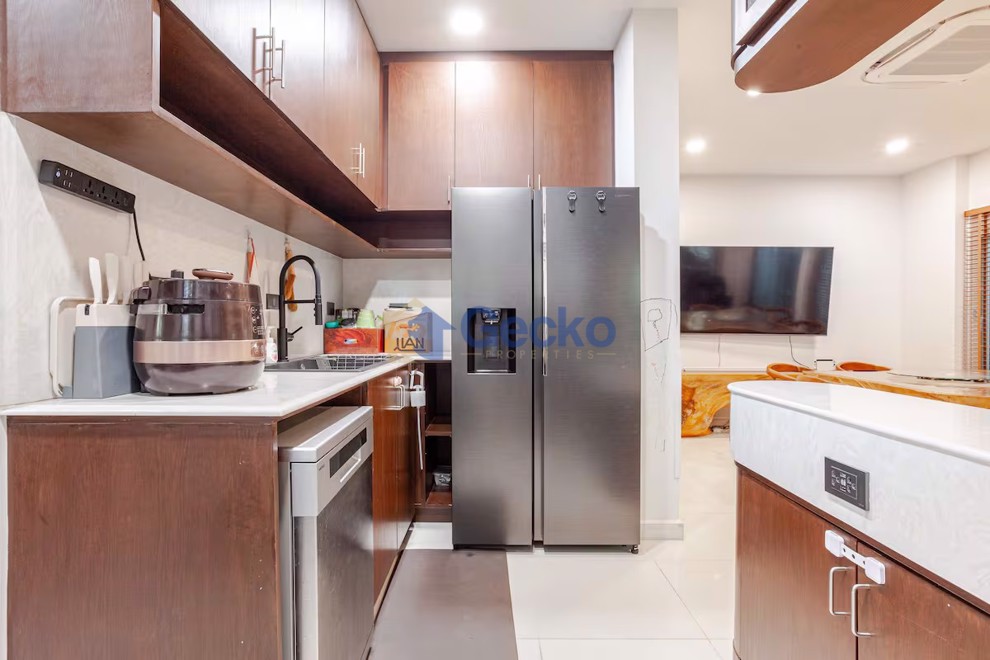 4 Bedrooms House in H Living Life  East Pattaya H012886 (Photo 3)
