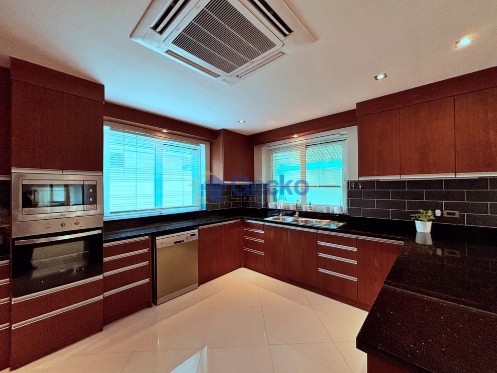4 ห้องนอน บ้าน in Green Field Villa 5  พัทยาตะวันออก H012889 (Photo 2)