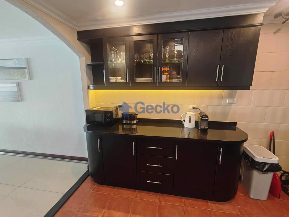 2 Bedrooms Condo in Executive Residence 2 Pratumnak C012892 (Photo 3)