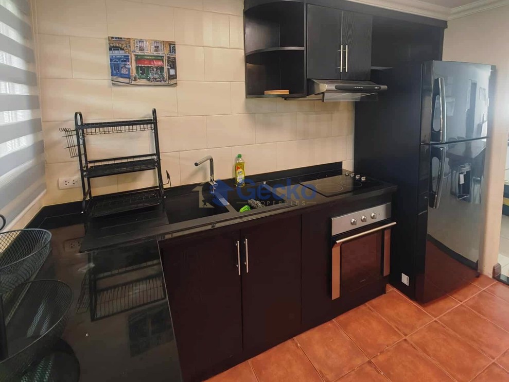 2 Bedrooms Condo in Executive Residence 2 Pratumnak C012892 (Photo 2)