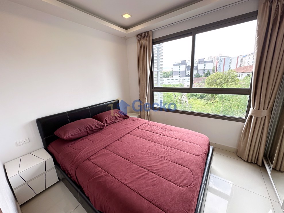 1 Bedroom Condo in Arcadia Beach Resort South Pattaya C012894 (Photo 2)