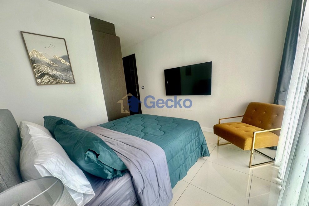 Studio Condo in The Point Pratumnak C012898 (Photo 4)