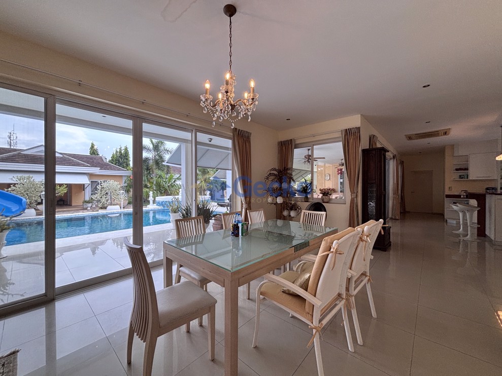 8 ห้องนอน บ้าน  พัทยาตะวันออก H012911 (Photo 3)
