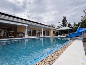 8 Bedrooms House  East Pattaya H012911