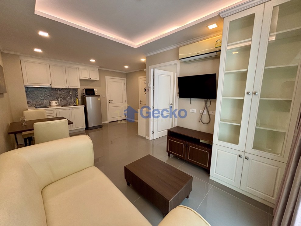 1 Bedroom Condo in The Orient Resort and Spa Jomtien C012913 (Photo 3)