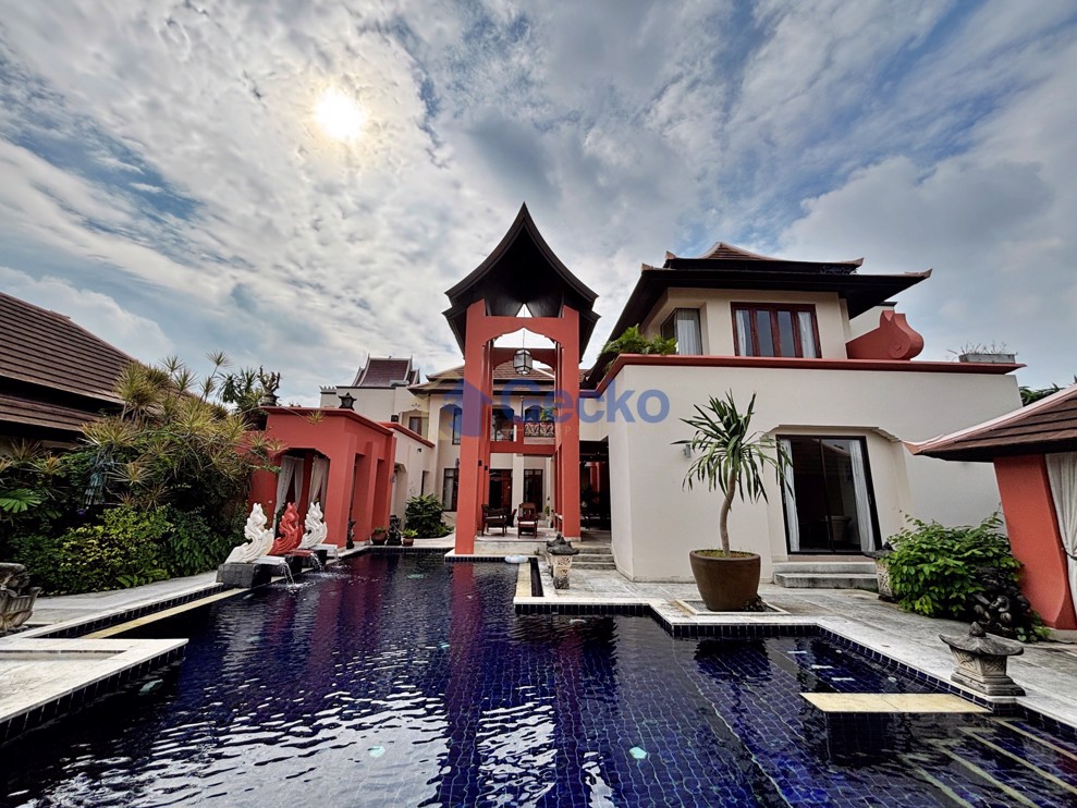 5 ห้องนอน บ้าน in Phutara  พัทยาตะวันออก H012922 (Cover Photo)