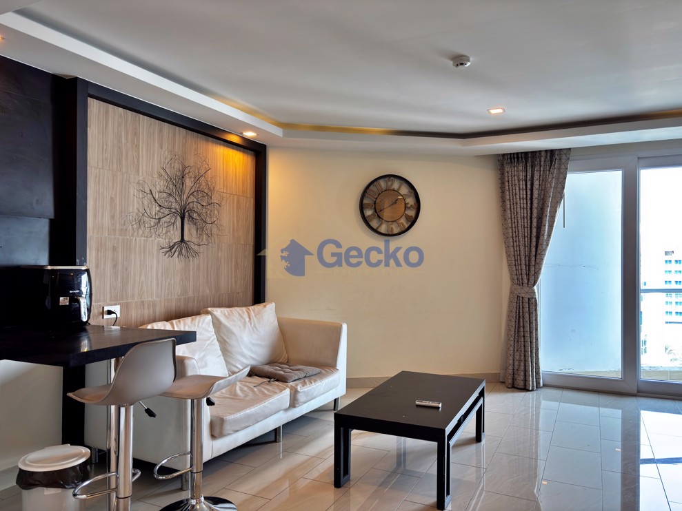 1 Bedroom Condo in Grand Avenue Central Pattaya C012915 (Photo 3)