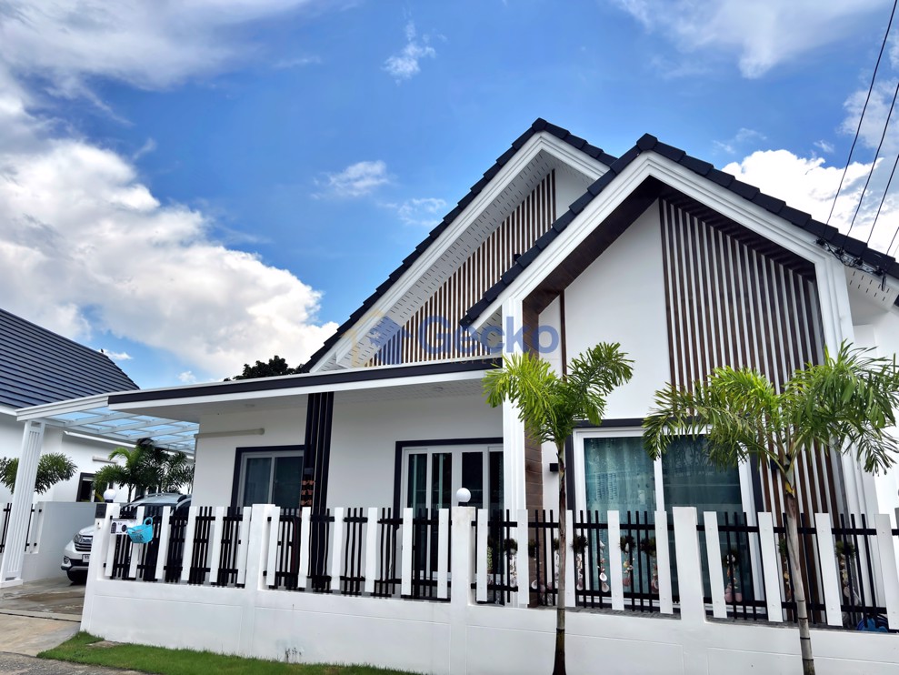3 Bedrooms House in Sabai Home  East Pattaya H012926 (Cover Photo)