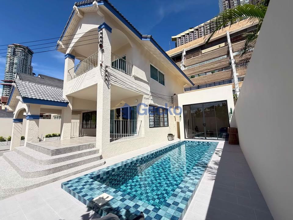 3 Bedrooms House in Casa Jomtien Village  Jomtien H012931