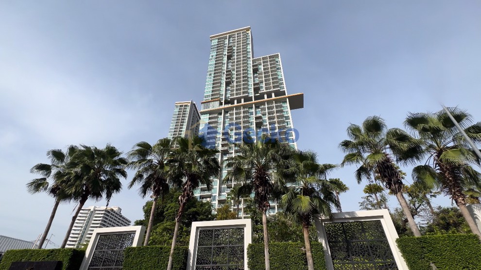2 Bedrooms Condo in The Riviera Wong Amat Beach Wongamat C012933 (Photo 2)