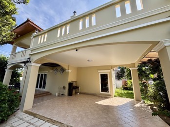 3 ห้องนอน บ้าน in Supanuch Village   พัทยาตะวันออก H012934