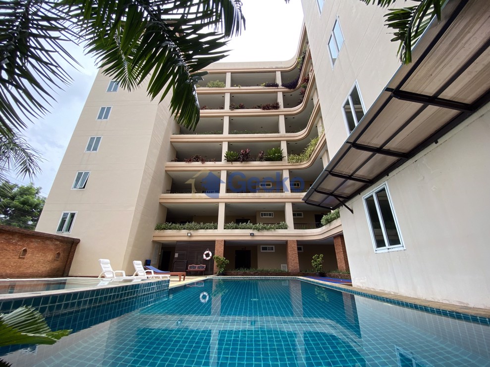 3 Bedrooms Condo in Executive Residence 4 Pratumnak C012939 (Photo 1)
