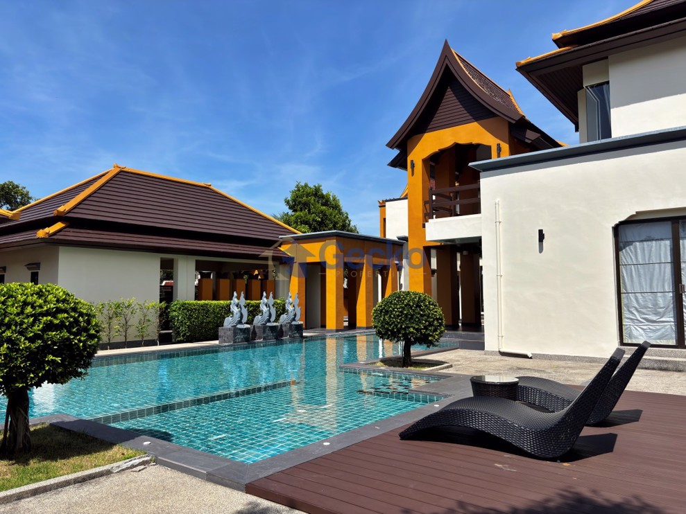 5 ห้องนอน บ้าน in Phutara  พัทยาตะวันออก H012940 (Photo 1)