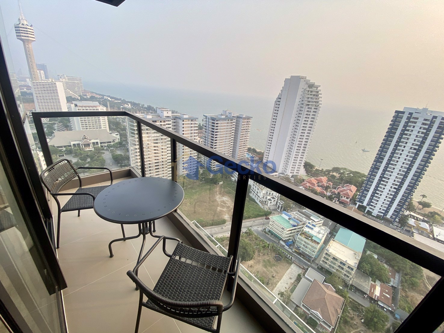 2 Bedrooms Condo in The Panora Pattaya Pratumnak C012941