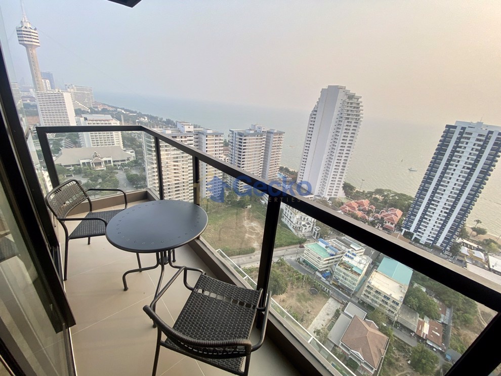 2 Bedrooms Condo in The Panora Pattaya Pratumnak C012941 (Cover Photo)