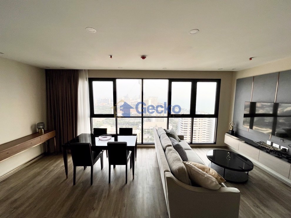 2 Bedrooms Condo in The Panora Pattaya Pratumnak C012941 (Photo 1)