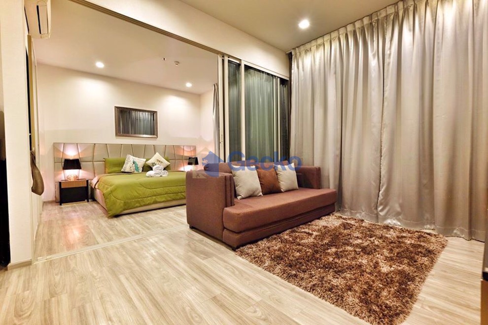 1 Bedroom Condo in Baan Plai Haad Pattaya Wongamat C012942 (Photo 3)