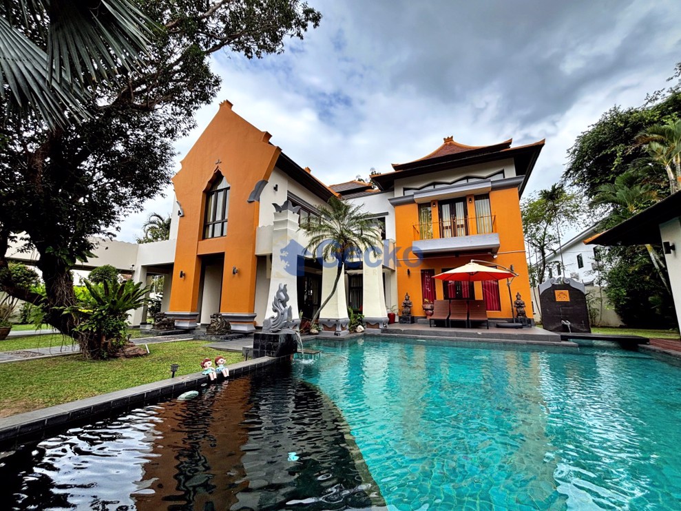 5 ห้องนอน บ้าน in Phutara  พัทยาตะวันออก H012945 (Cover Photo)