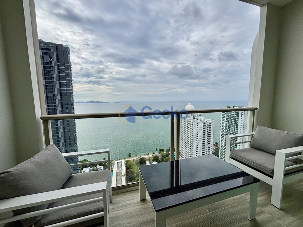 2 Bedrooms Condo in The Riviera Wong Amat Beach Wongamat C012933 (Photo 4)
