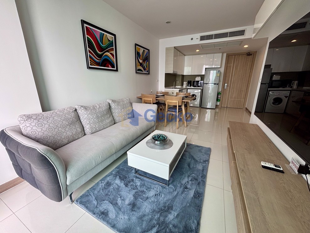 2 Bedrooms Condo in The Riviera Wong Amat Beach Wongamat C012933 (Photo 3)