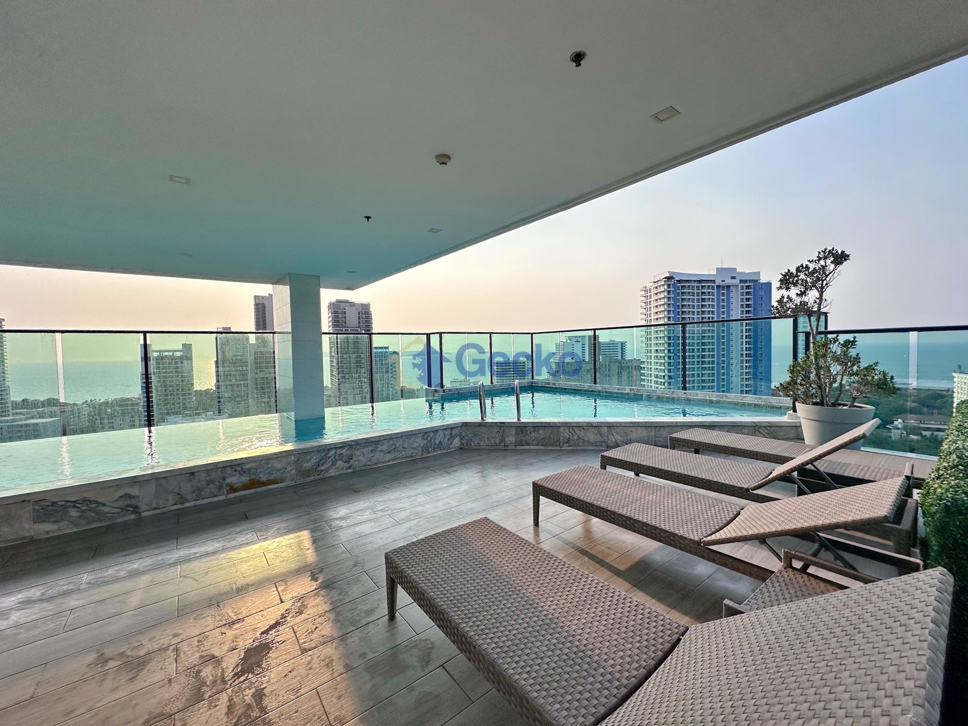 1 Bedroom Condo in The Jewel Pratumnak Pratumnak C012948