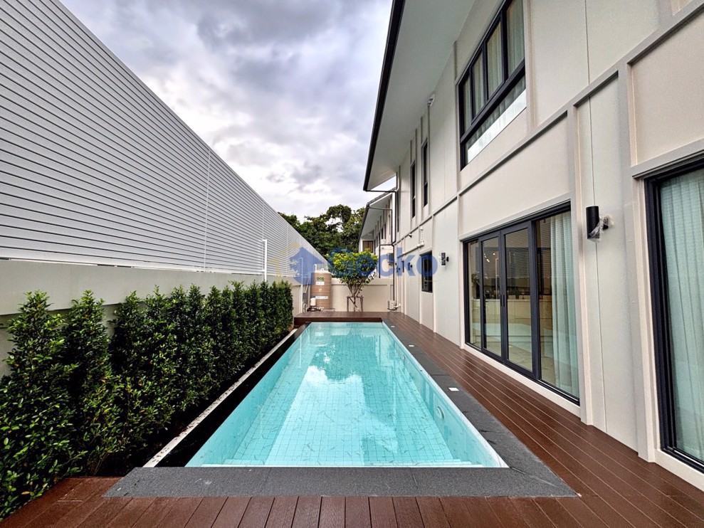 4 Bedrooms House in The Lavish  Na Kluea H012953 (Photo 2)