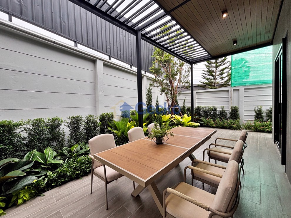 4 Bedrooms House in Villa Trivana Baan Mae 11  East Pattaya H012049 (Photo 2)