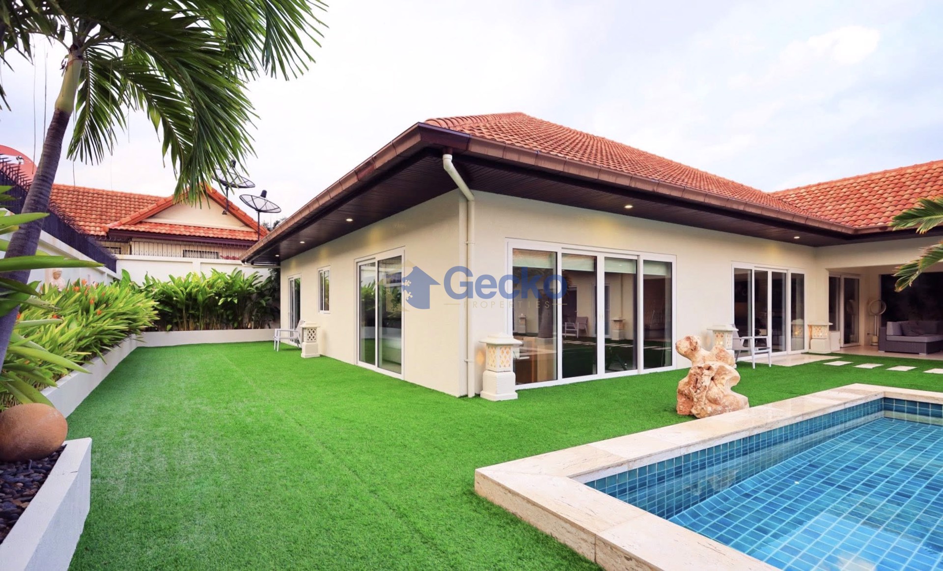 6 ห้องนอน บ้าน in View Talay Villas  จอมเทียน H012963