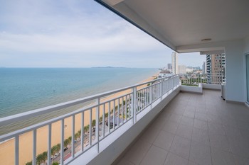 3 Bedrooms Condo in Lumpini Park Beach Jomtien C012967