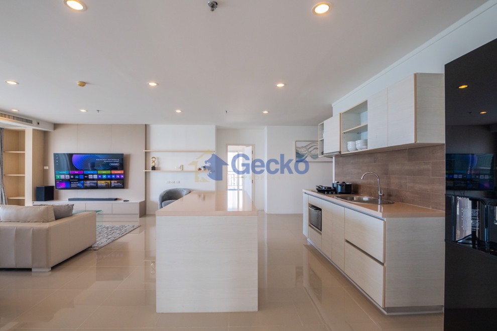 3 Bedrooms Condo in Lumpini Park Beach Jomtien C012967 (Photo 2)