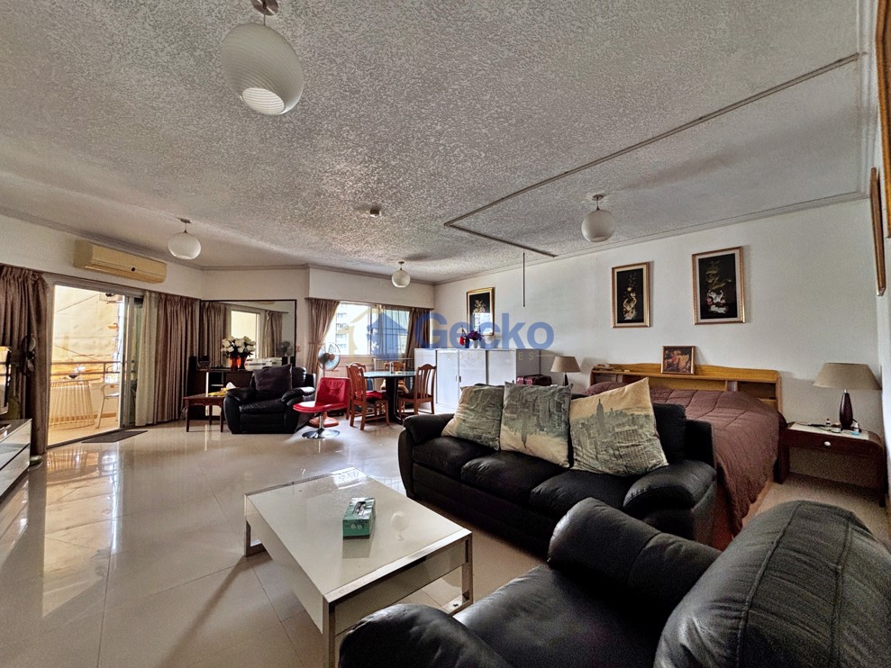 Studio Condo in Markland North Pattaya C012970 (Photo 2)