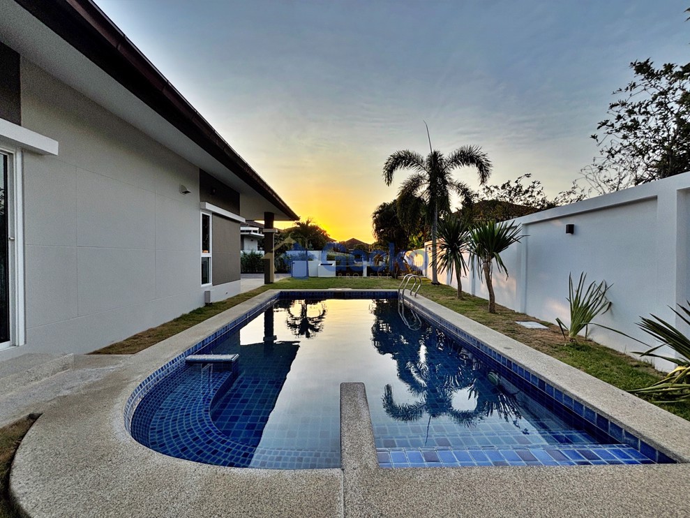 4 Bedrooms House in Panalee  Huay Yai H012973 (Photo 2)
