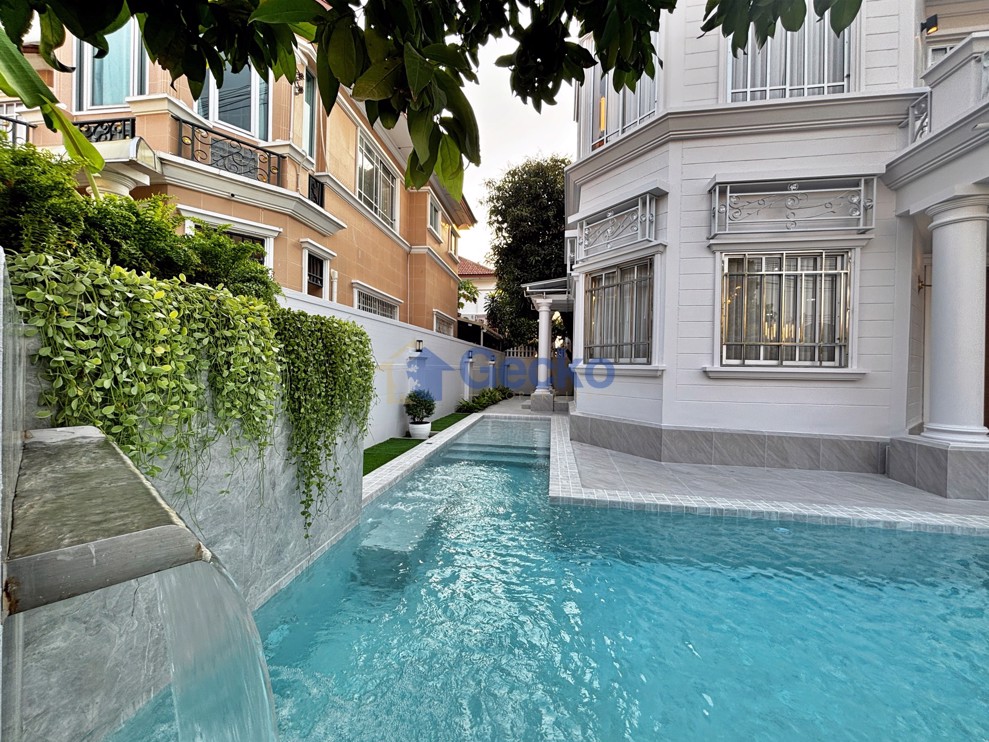 4 ห้องนอน บ้าน in Park Avenue  นาเกลือ H012983 (Photo 1)