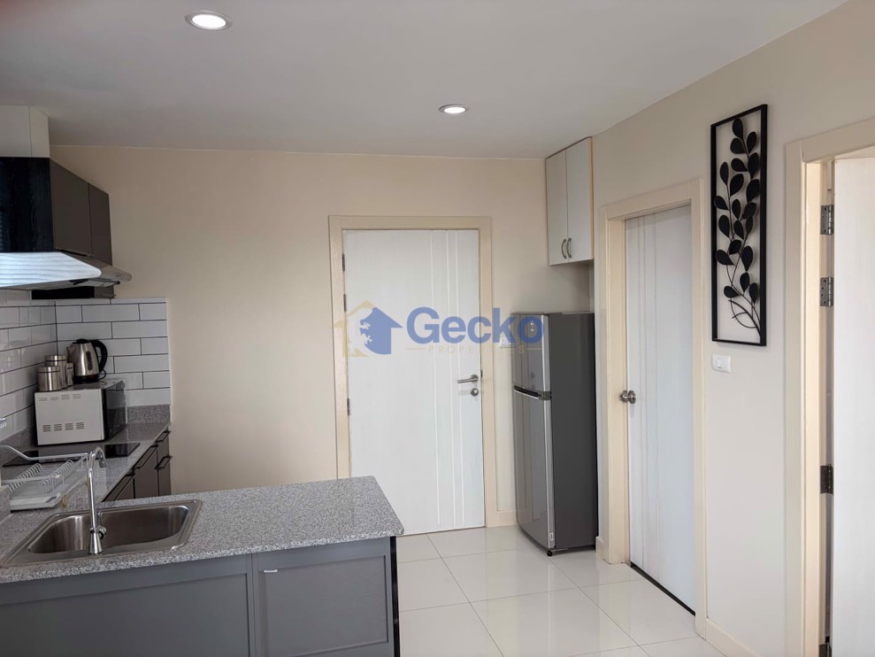 1 Bedroom Condo in Infiniti Condominium East Pattaya C012992 (Photo 2)